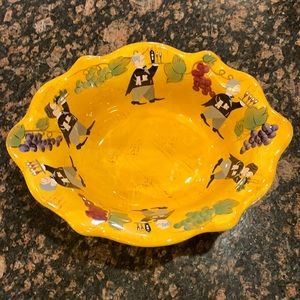 Gorgeous yellow wine & grape serving bowl